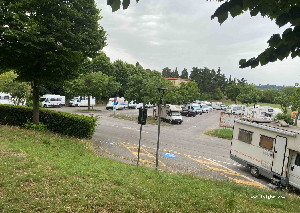 (61032) FANO (PU) - Viale Kennedy Parking près cimetière — foto 4