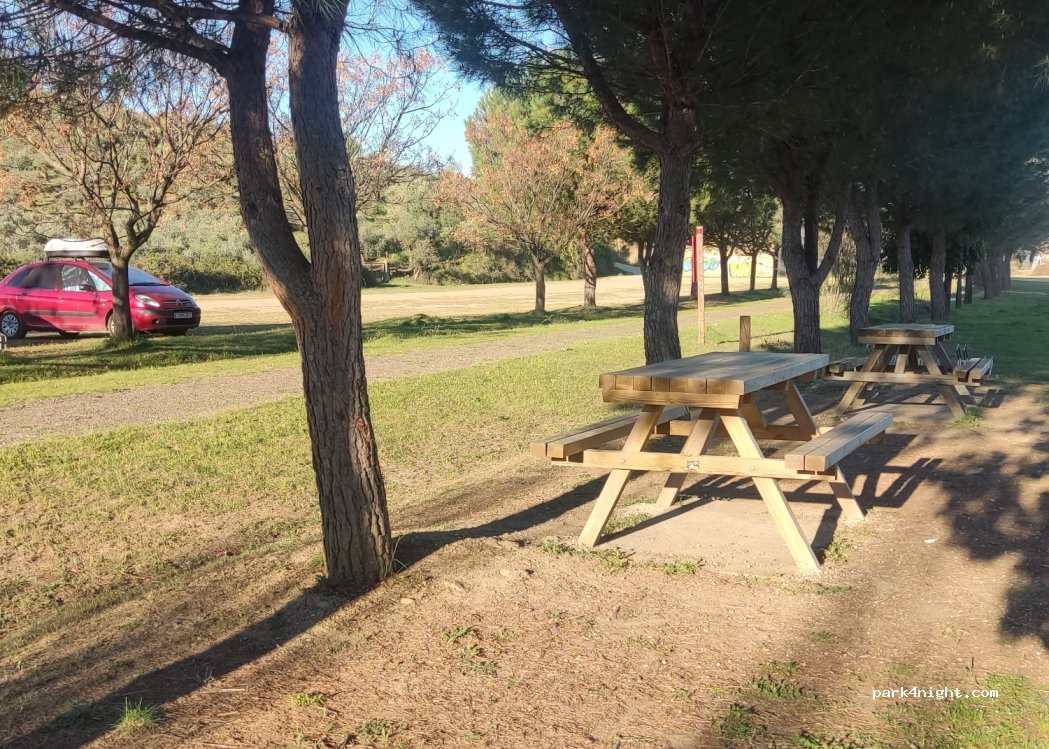(10120) Logrosán - Avenida de la Constitución — foto 4