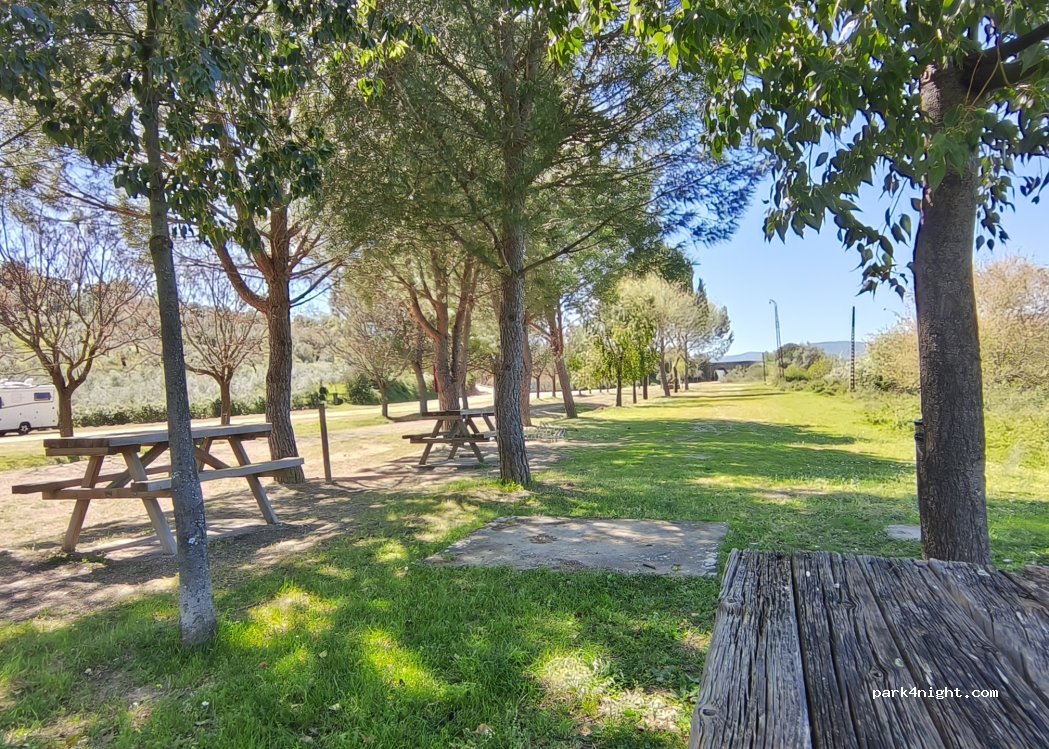 (10120) Logrosán - Avenida de la Constitución — foto 5