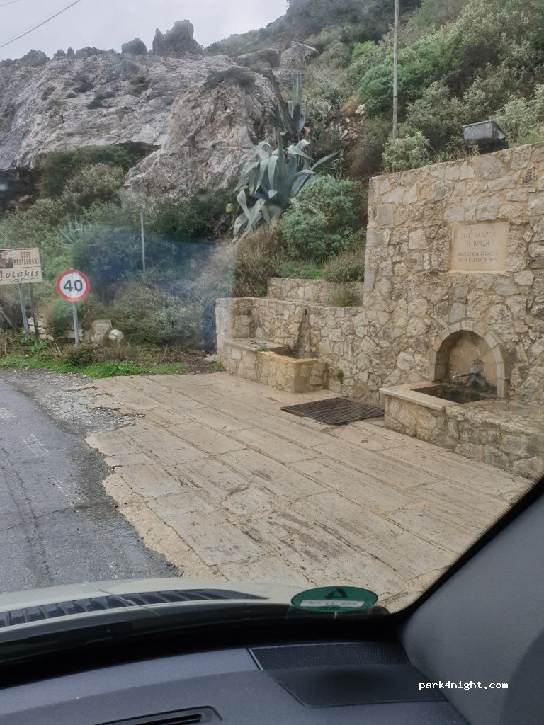 (734 00) Platanos - Eparchiaki Odos Katelliou-Platanou — foto