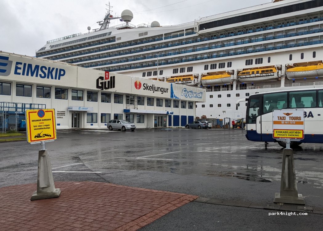() Akureyri - 46 Gránufélagsgata — foto
