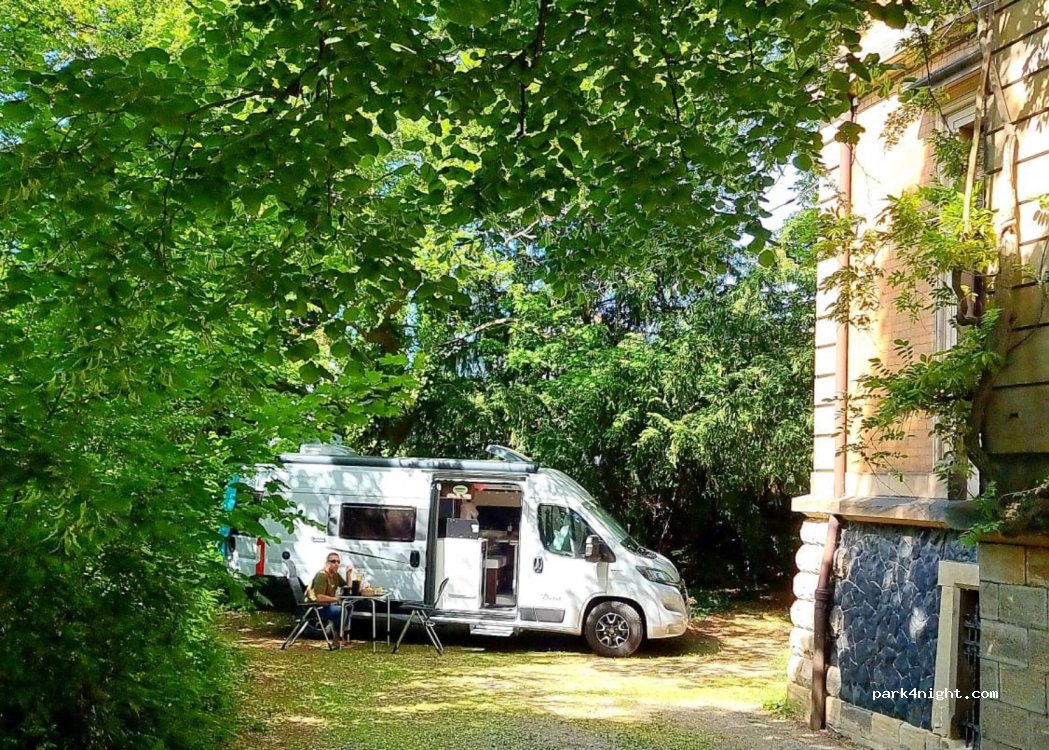 Wohnmobilstellplatz am Weinhaus Villa Gießen in Deidesheim — foto 2