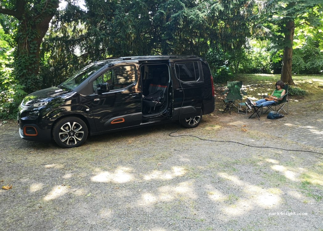 Wohnmobilstellplatz am Weinhaus Villa Gießen in Deidesheim — foto 3