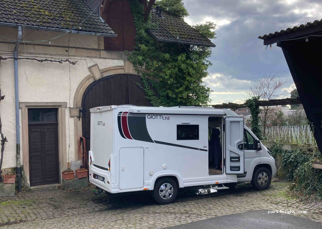 Wohnmobilstellplatz am Weinhaus Villa Gießen in Deidesheim — foto 4
