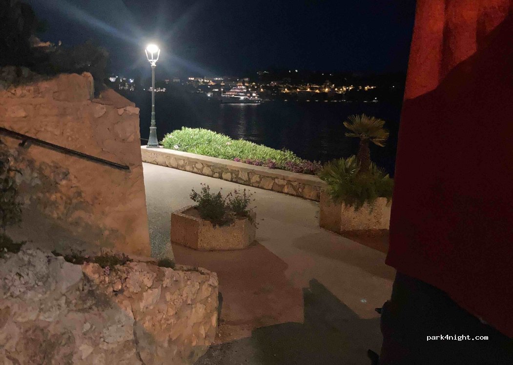 (06230) Villefranche-sur-Mer - 24 Avenue du Général de Gaulle — foto 4