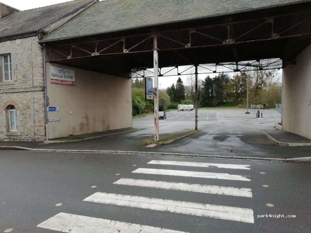 (22480) Saint-Nicolas-du-Pélem - 8 Rue Auguste le Bonniec — foto 2