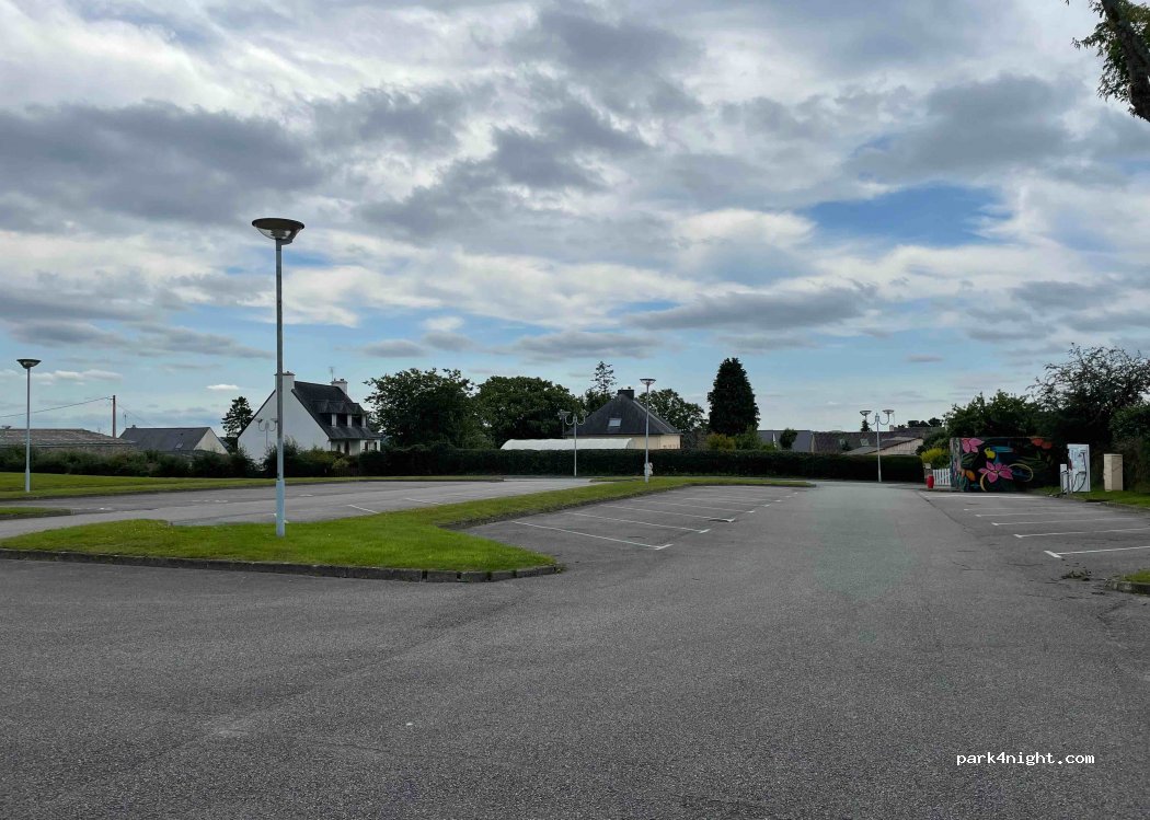 (56320) Le Faouët - 2-7 Rue des Écoles — foto 2