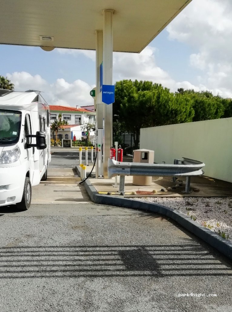 (8500-580) Portimão - BP Rua Sidónio Pais — foto 3