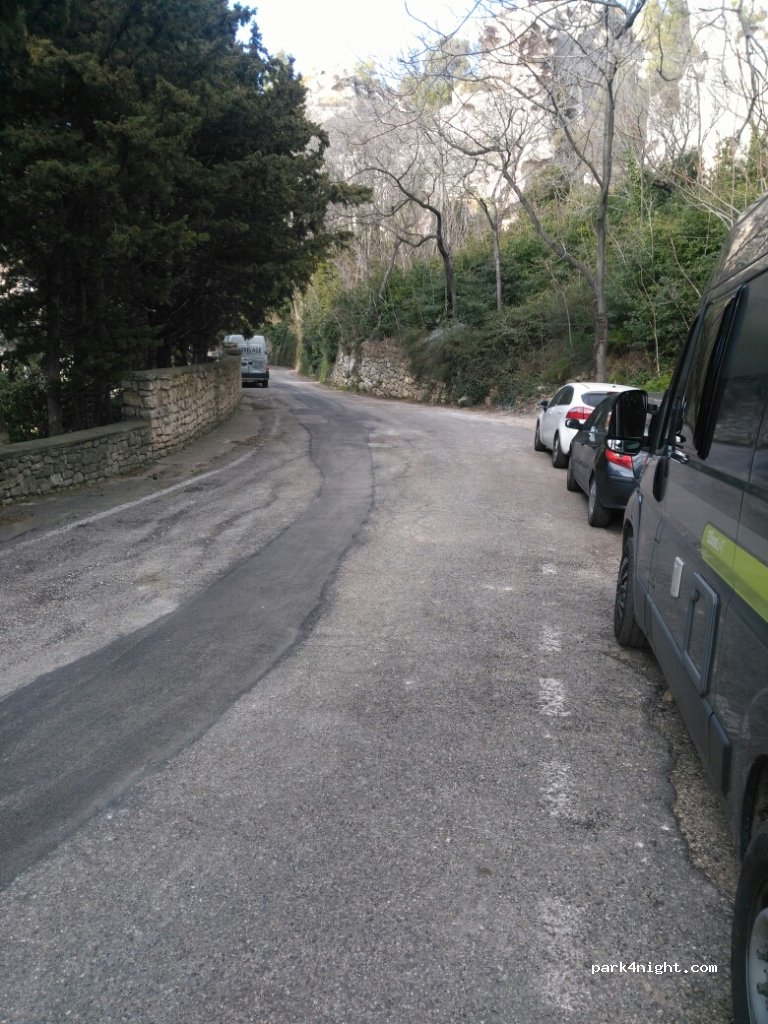 (13520) Les Baux-de-Provence - — foto 2