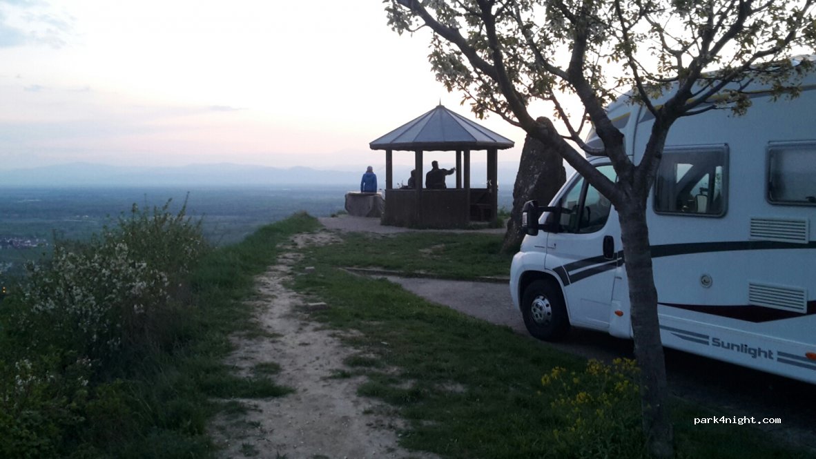 (79235) Vogtsburg im Kaiserstuhl - Unnamed Road — foto 2