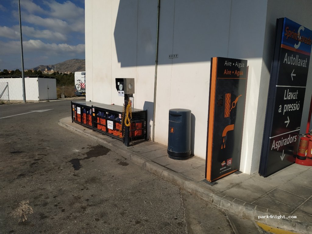 (03502) Benidorm - 47 CV-70 — foto