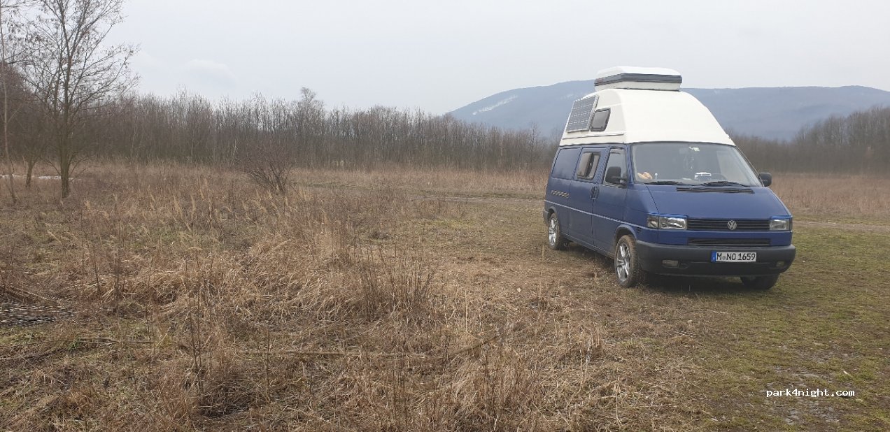 (417 04) Hrob - Unnamed Road — foto