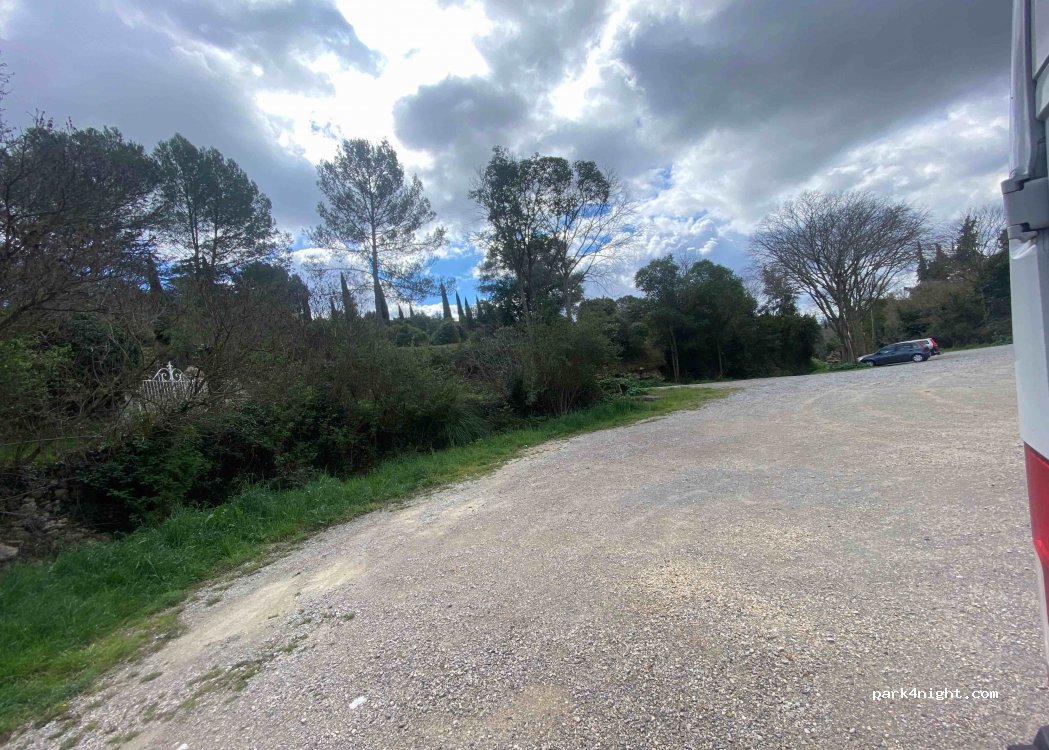 (30250) Sommières - 1 Place des Canons — foto 4