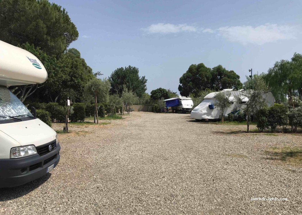 Triscell Area Attrezzata e Area Sosta Camper — foto 3