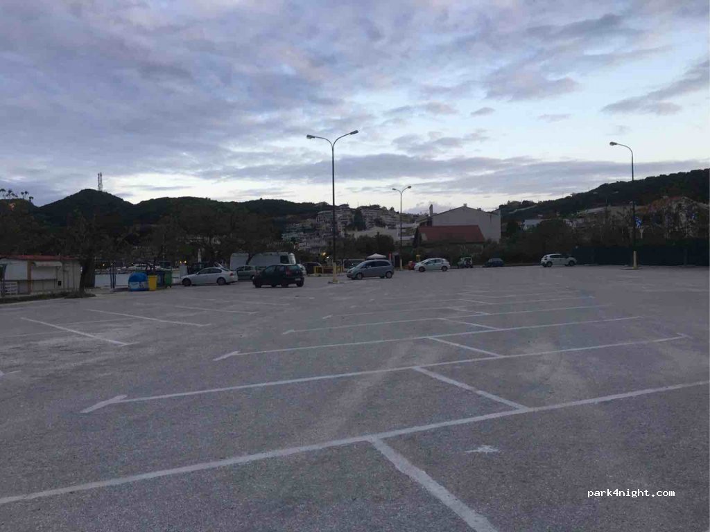 (640 07) Eleftheres - Eparchiaki Odos Neas Iraklitsas - Neas Peramou — foto
