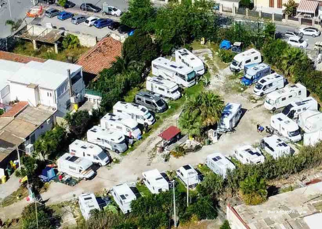 Area Sosta Camper Gli Oleandri — foto 4