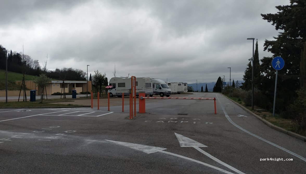 Area Sosta Camper Pomarance — foto