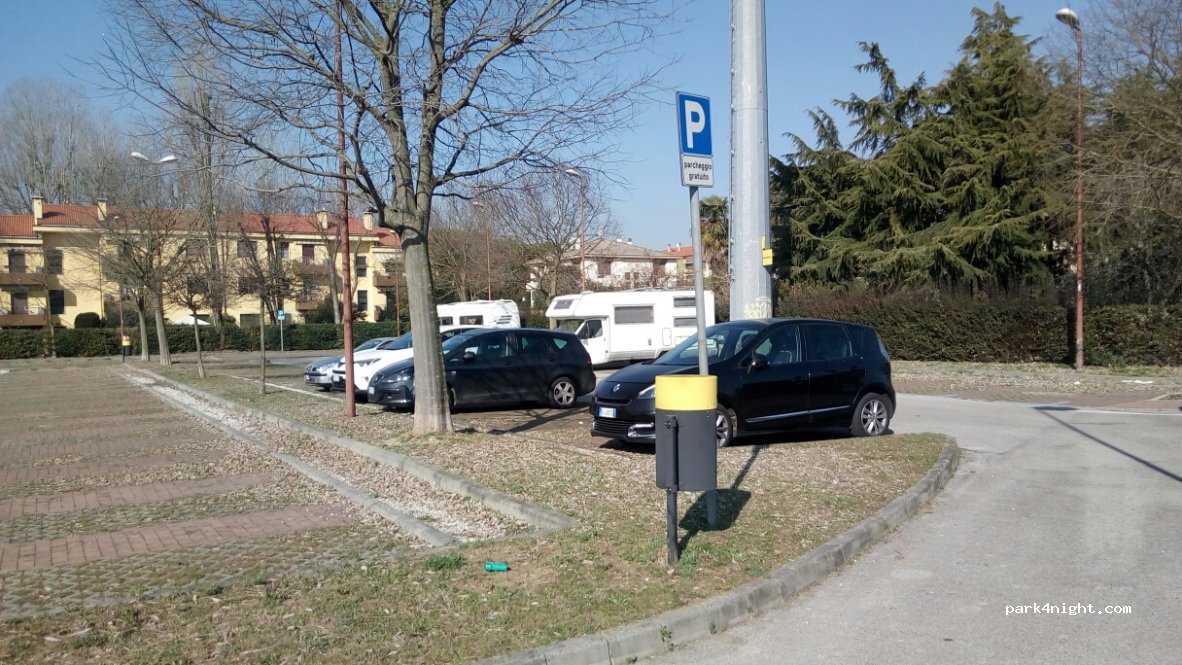 (30173) Venezia - 293 Via Martiri della Libertà — foto