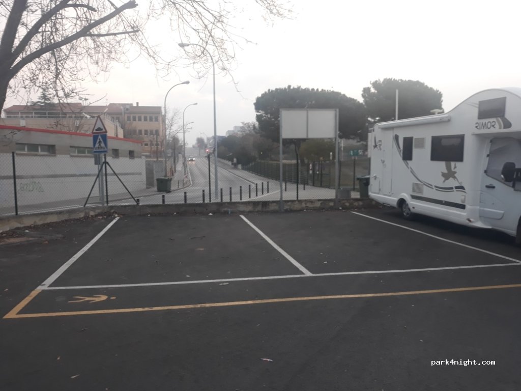 (08223) Terrassa - 4-6 Carrer de Badalona — foto