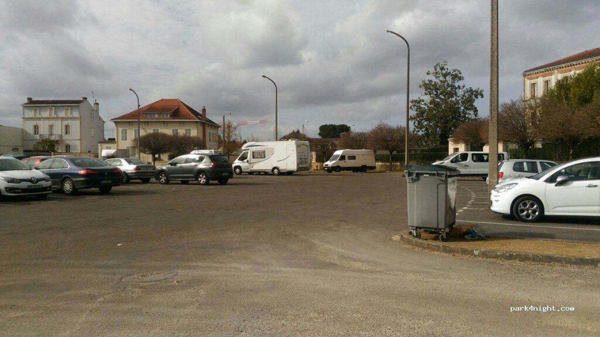 (40000) Mont-de-Marsan - 9 Place Francis Planté — foto