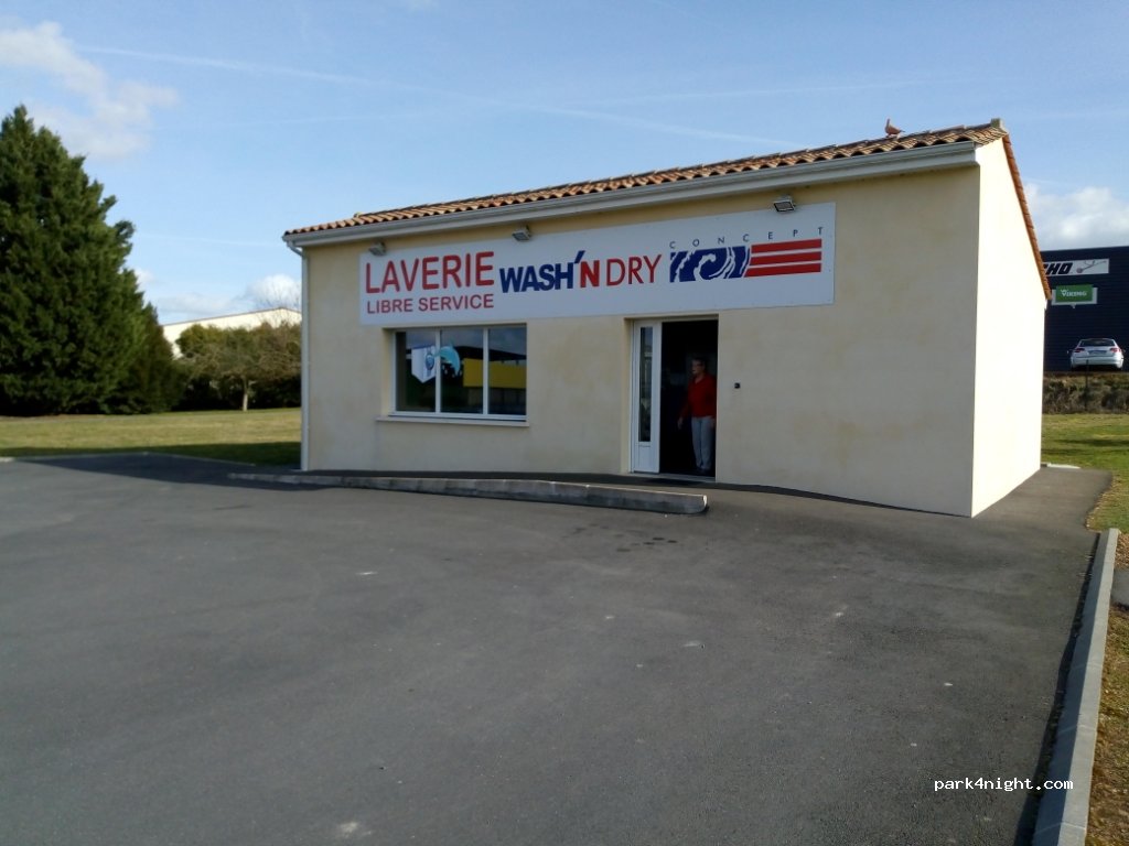 (16260) Chasseneuil-sur-Bonnieure - — foto