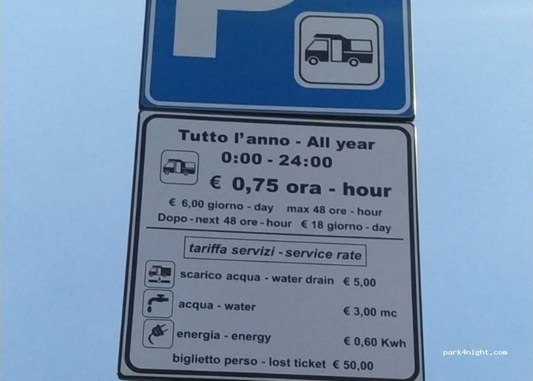 (30015) Chioggia - Via Granatieri di Sardegna — foto 4