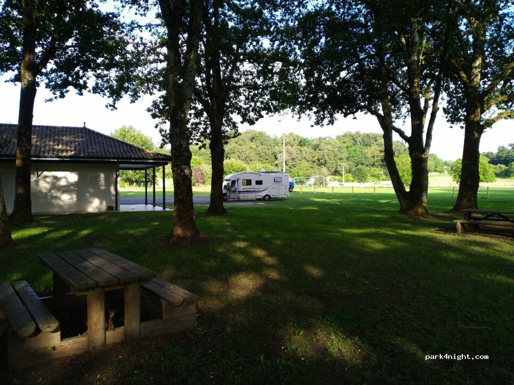 (17360) La Clotte - Unnamed Road — foto 2