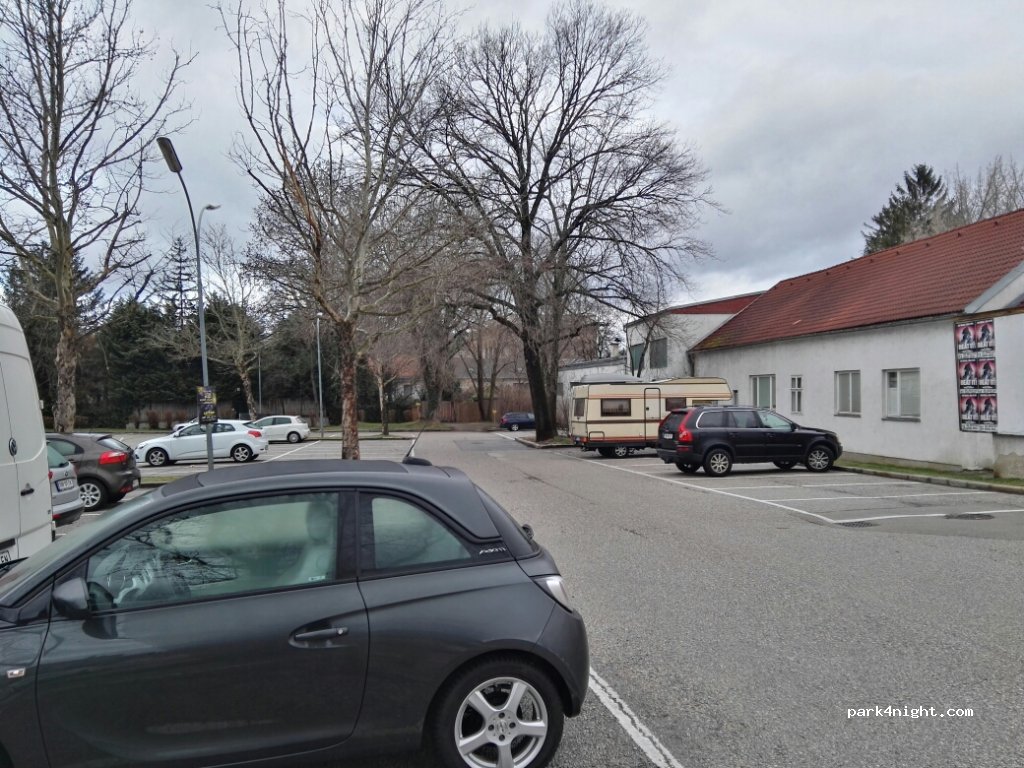 (2700) Wiener Neustadt - 13 Babenbergerring — foto 2