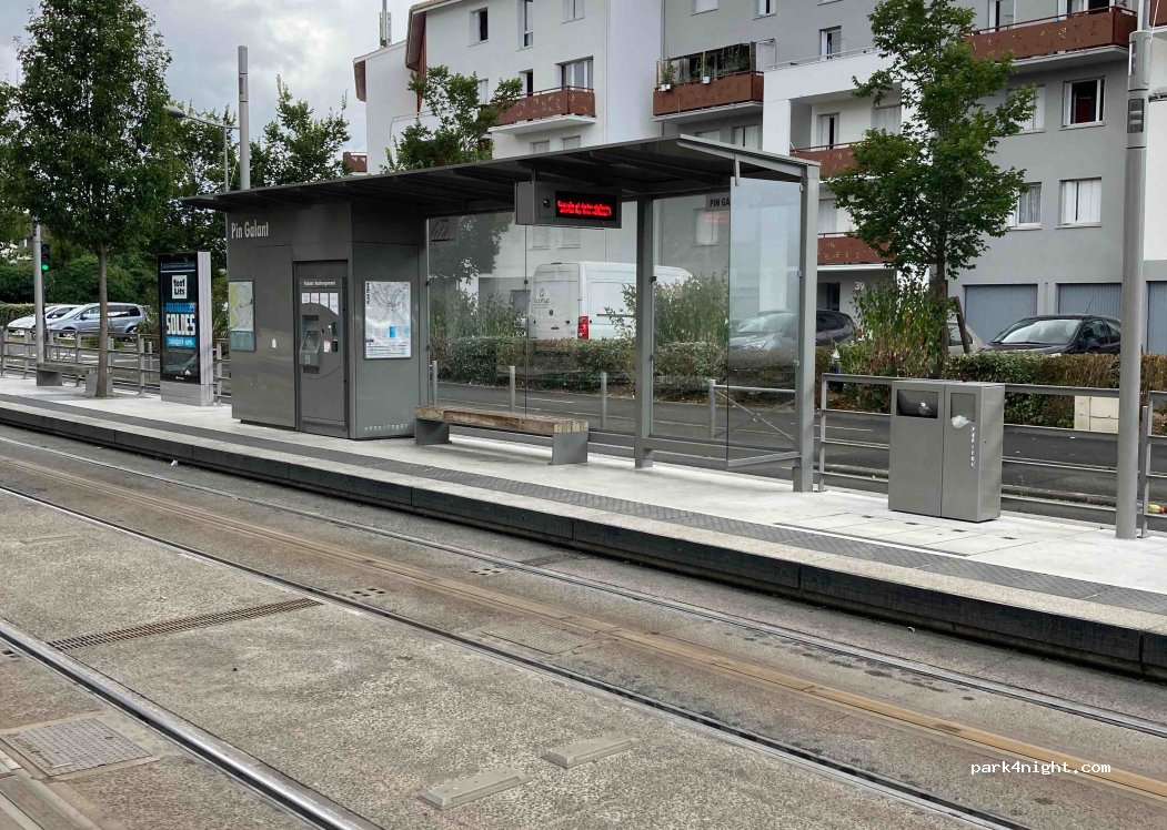 (33700) Mérignac - 55 Avenue du Maréchal de Lattre de Tassigny — foto