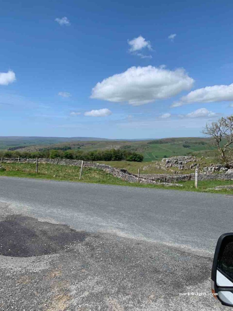 (BD24) Langcliffe - Unnamed Road — foto