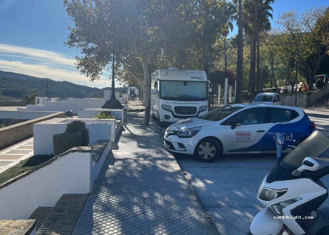 (11640) Bornos - 37 Avenida de la Diputación — foto 3
