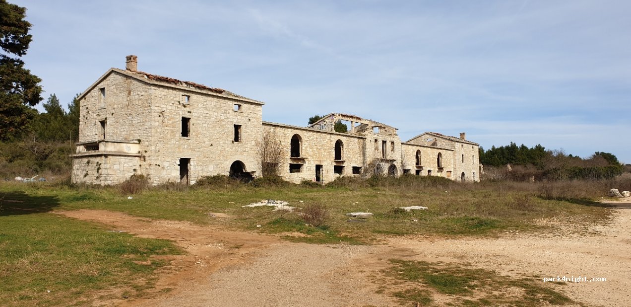 (52203) Ližnjan - Unnamed Road — foto 3