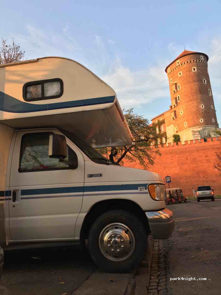 (33-332) Kraków - 8 Smocza — foto