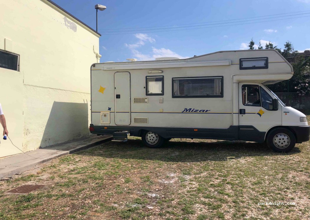 Area Camper Frantoio Perniola — foto