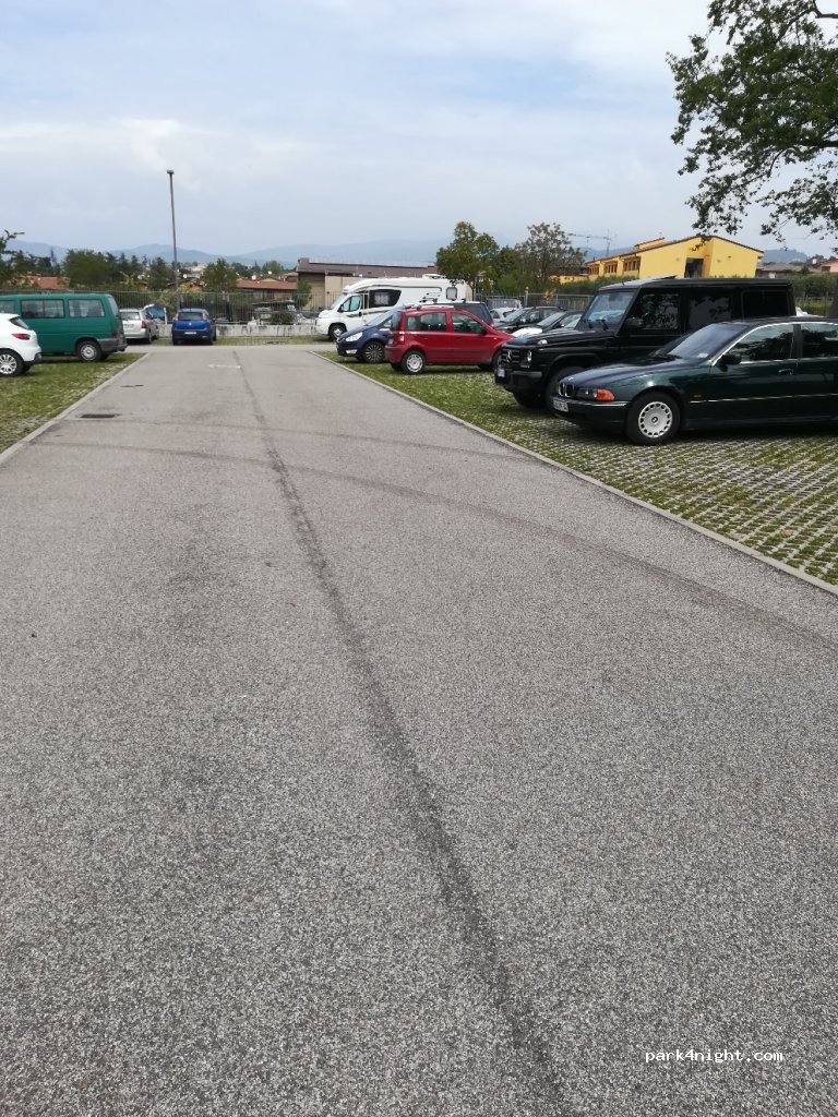 (37017) Lazise - via Mincio — foto