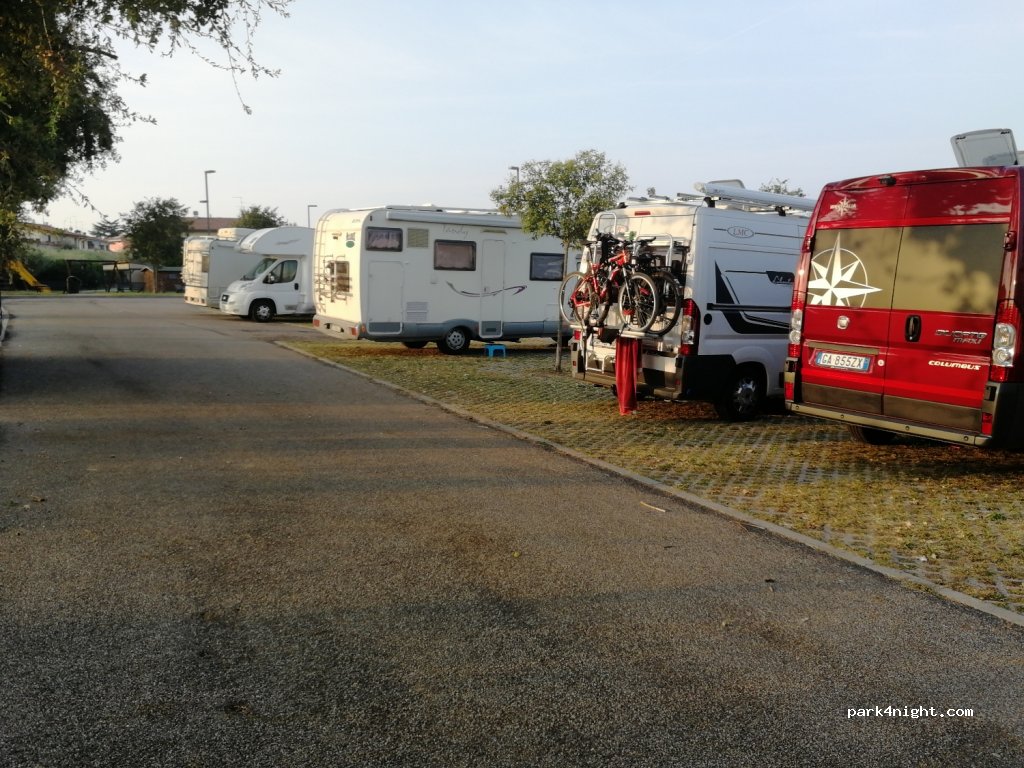 (37017) Lazise - via Mincio — foto 2