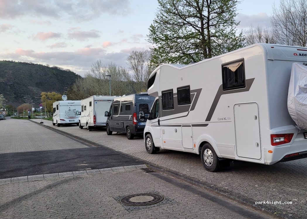 Kobern-Gondorf Caravan Stellplatz — foto 4