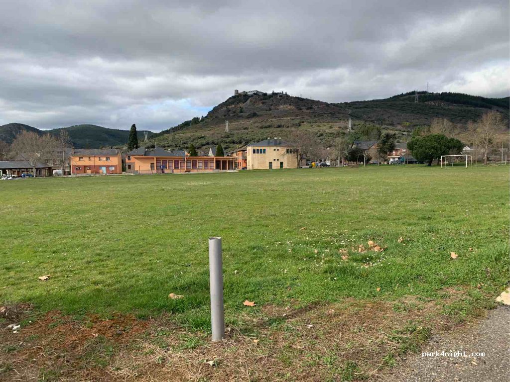 (24398) Congosto - 18 Avenida El Campo — foto 3
