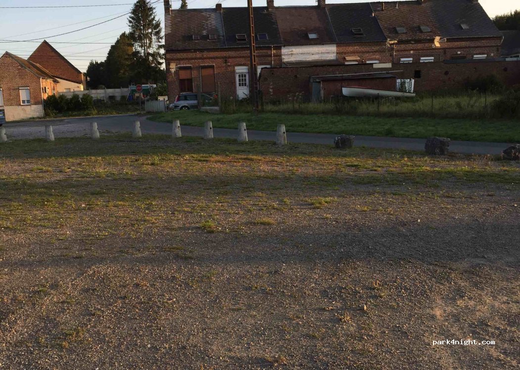 (02450) Boué - 80 Rue du Nouvion — foto