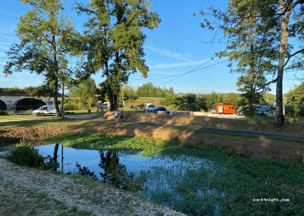 (24110) Saint-Léon-sur-l'Isle - D41E2  Impasse de l Ecluse — foto 3