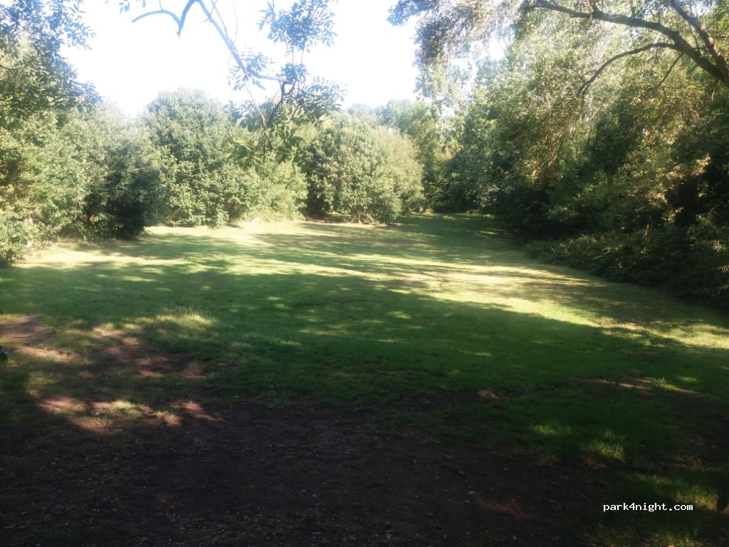 (SS17 9NH) Corringham - One Tree Hill — foto