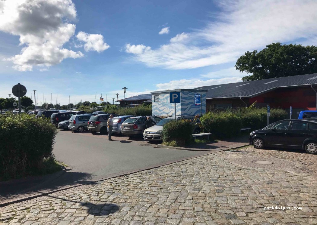 Stellplatz am Segler-Verein — foto