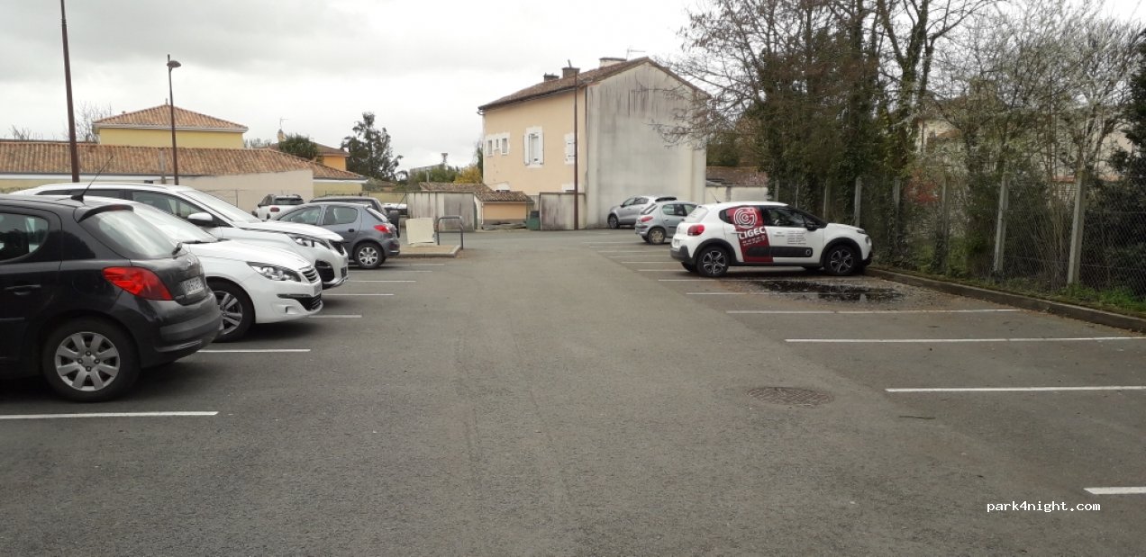 (86170) Neuville-de-Poitou - 5 Rue Alphonse Plault — foto