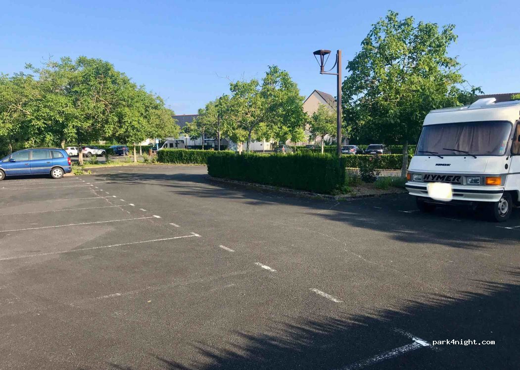 (49590) Fontevraud-l'Abbaye - Place des AFN — foto 2