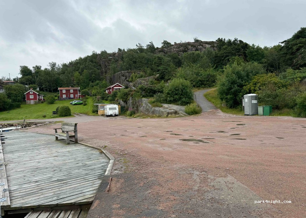 (454 93) Brastad - 4C Gamla Goviksvägen — foto 3