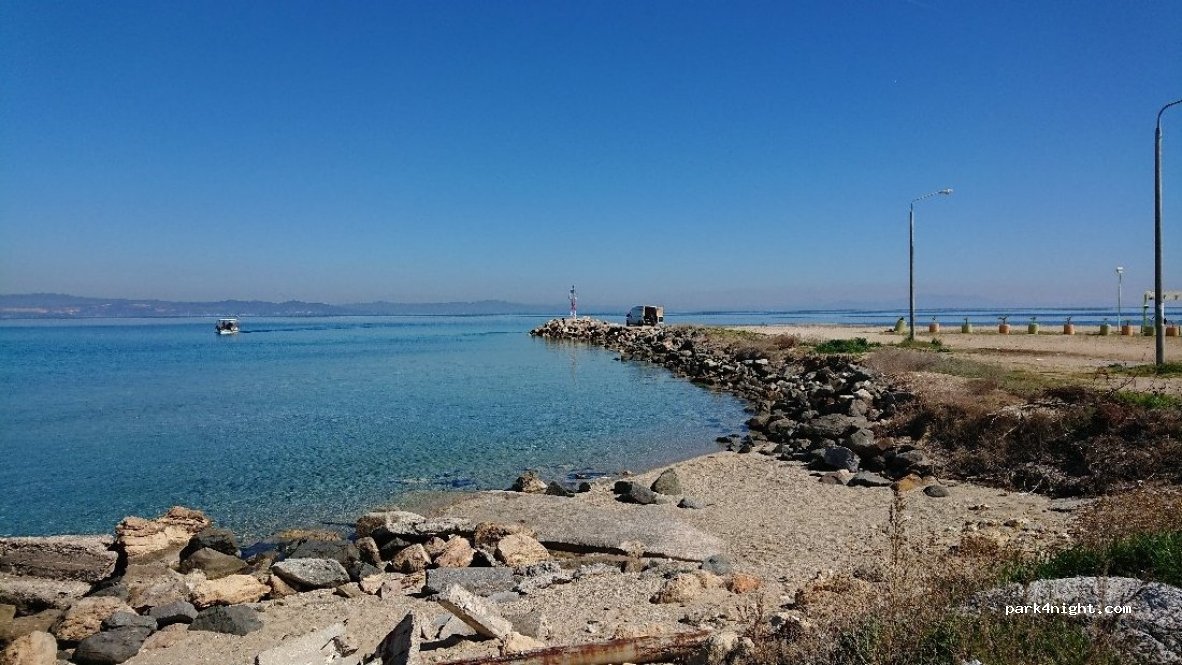 (632 00) Nea Potidea - Unnamed Road — foto