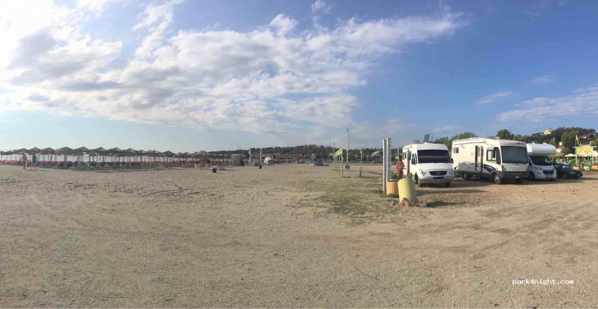 (632 00) Nea Potidea - Unnamed Road — foto 2