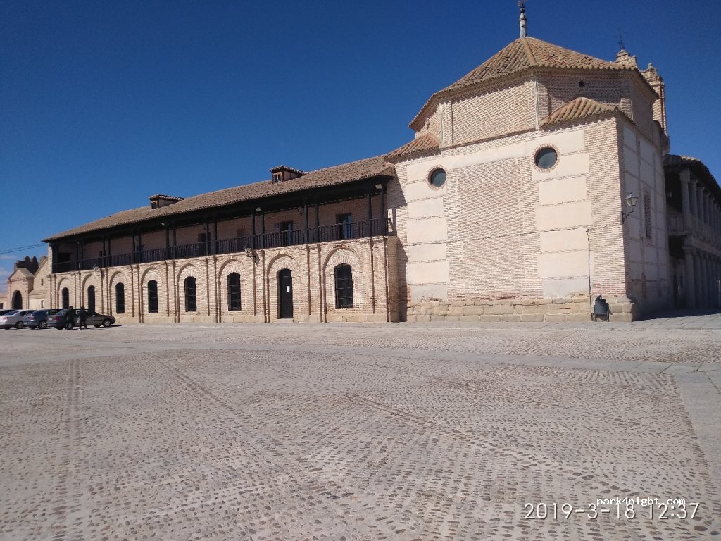 (05220) Madrigal de las Altas Torres - 7 Plaza del Cristo — foto 2