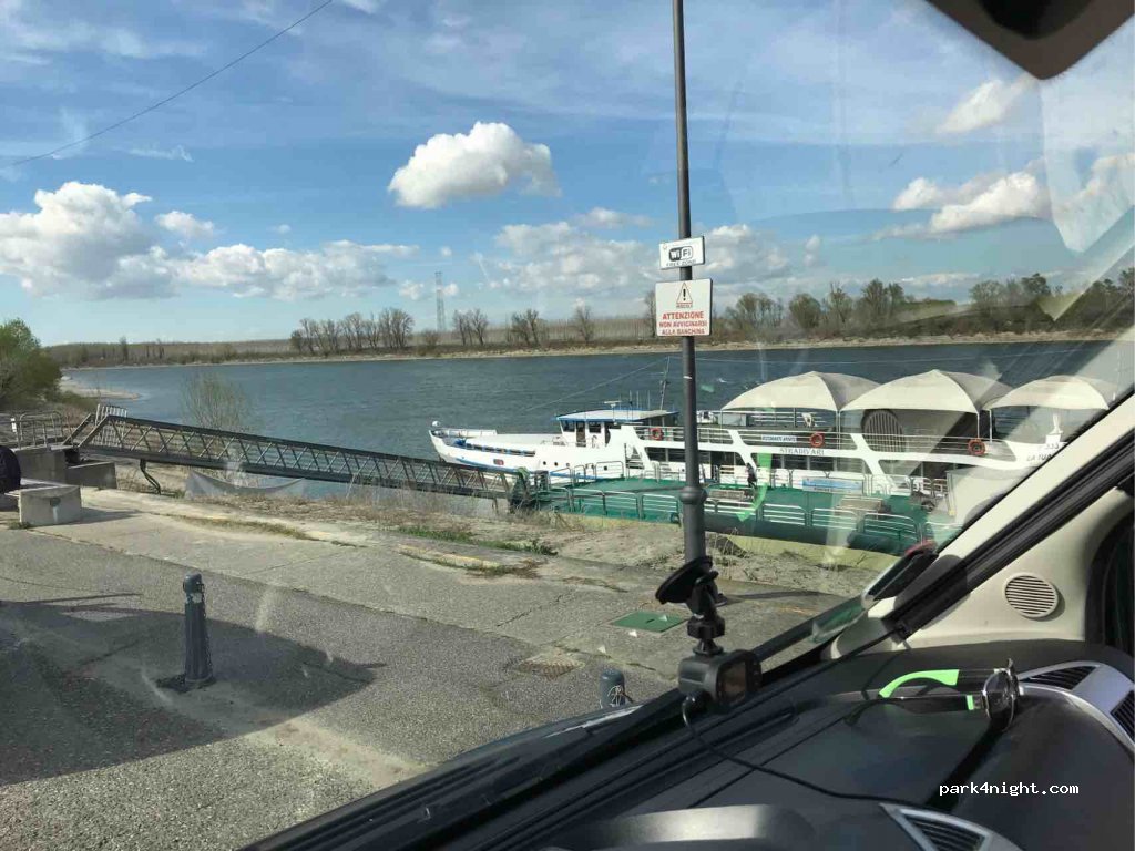 (42022) Boretto - 17A Via Guglielmo Marconi — foto