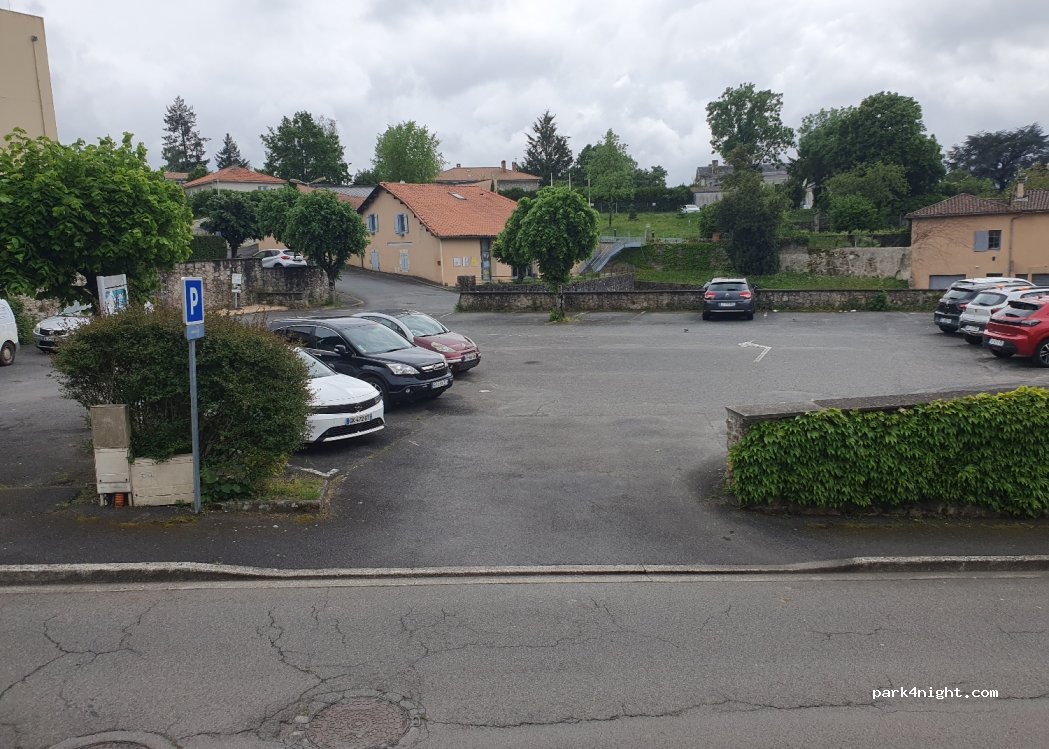 (16500) Confolens - 1 Rue des Buttes — foto 2